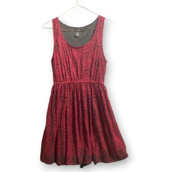 Rue21 Red Floral Lace Mini Dress Size M Sleeveless Ruffle Tiered Hem Scoop Neck - Picture 2 of 7